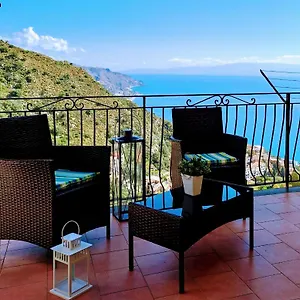tao-charming-apartment.sicilyhotelsitaly.net/